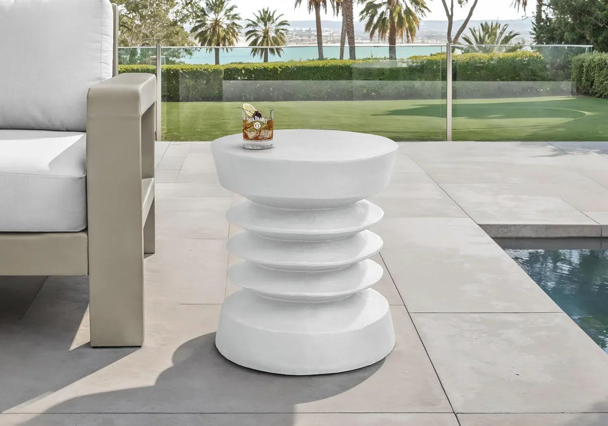 Special Product I 4153 Wall-mounted Coffee Table, 25 inches high, suitable for indoor or outdoor environments. It can be used as a side table, end table, bedside table, living room table, bedroom table, bedside cabinet or round table. The color is wh